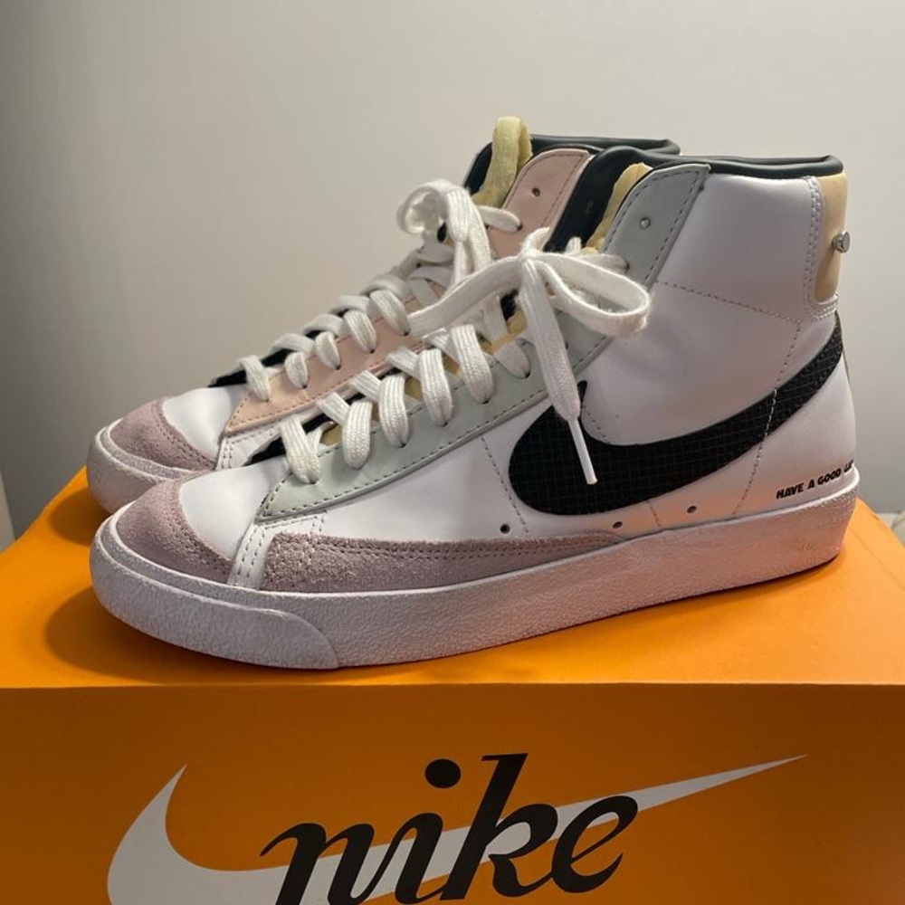 Nike blazers women’s